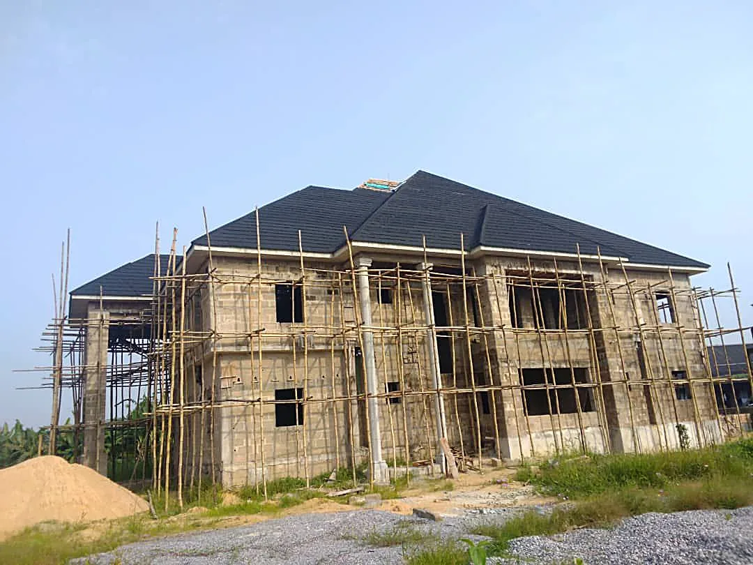 Roof Replacement vs Repair: A Decision Guide